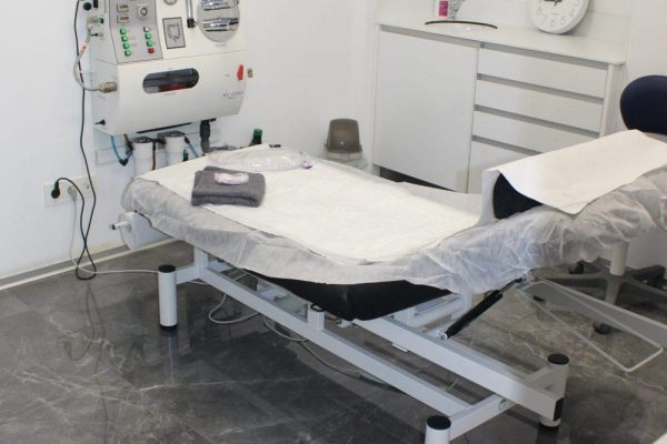Cama en clinica medicina integrativa en Pamplona